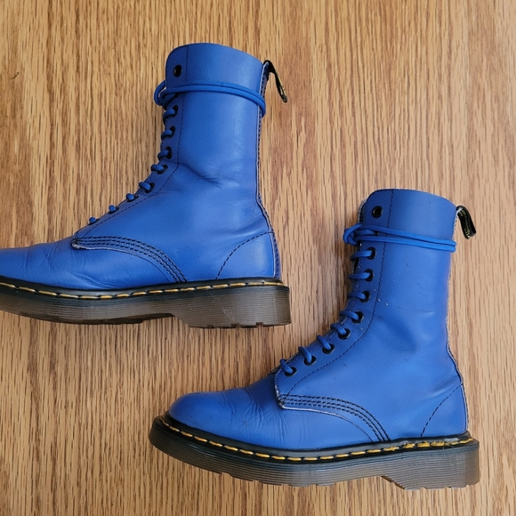 Made in England Doc Marten boot. - Picture 5 of 8